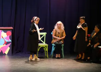 Hacen vibrar “Los Años Dorados” el Teatro 8 de Octubre con “Mentiras”