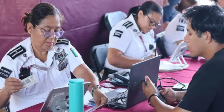 “Día del Pueblo” acerca servicios y trámites a la SM. 93