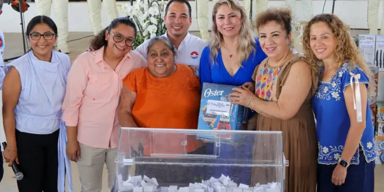 Reconocen legado de trabajadores jubilados y pensionados del Ayuntamiento de BJ