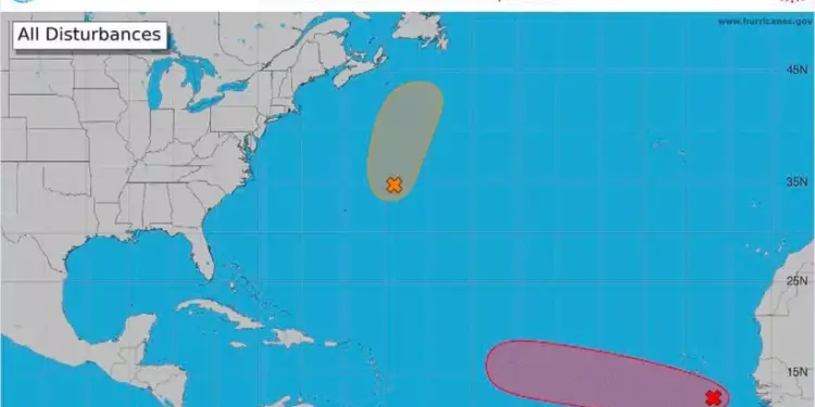 Autoridades de Quintana Roo vigilan dos zonas de baja presión en el Atlántico