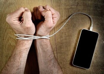 Cancún alerta sobre los efectos del uso excesivo de redes sociales
