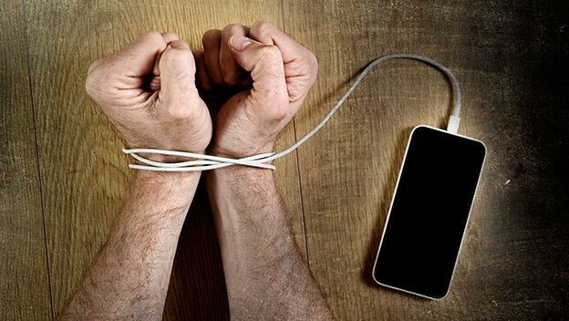 Cancún alerta sobre los efectos del uso excesivo de redes sociales