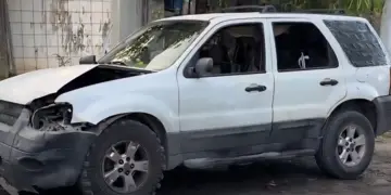 Fue por cervezas: joven de 19 años choca dos autos tras tomar camioneta de su madre sin permiso en Cancún