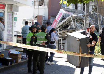 Colombia contabiliza 281 muertos y 379 desaparecidos por terremoto