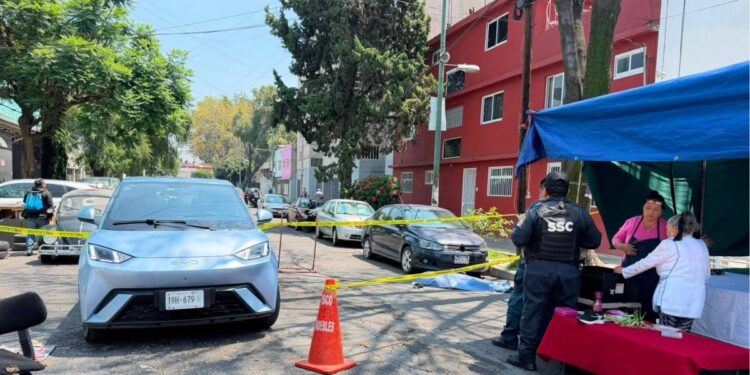 Adulto mayor muere tras discutir con conductor de taxi por aplicación en la CDMX
