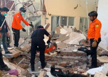 Indonesia enfrenta sismo de magnitud 6 9 horas despues del terremoto de 7 7