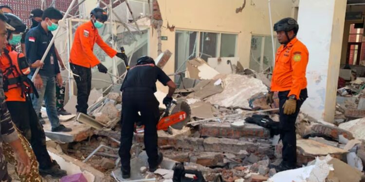 Indonesia enfrenta sismo de magnitud 6 9 horas despues del terremoto de 7 7