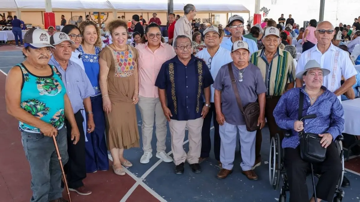 Reconocen años de servicio de trabajadores jubilados