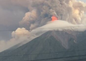 Volcan de Fuego entra en FASE CRITICA miles de evacuados reviven la tragedia de 2018 en Guatemala