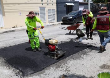 Dirección General de Servicios Públicos realiza trabajos de bacheo y desazolve de pozos en Cancún
