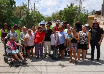 Realizan brigada integral de bacheo en las supermanzanas 232 y 233 de Cancún