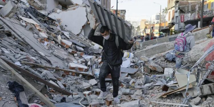 Van 169 muertos y 668 heridos por terremoto en Colombia