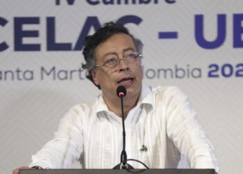Gustavo Petro pide autorización al Senado para salir de Colombia durante un año