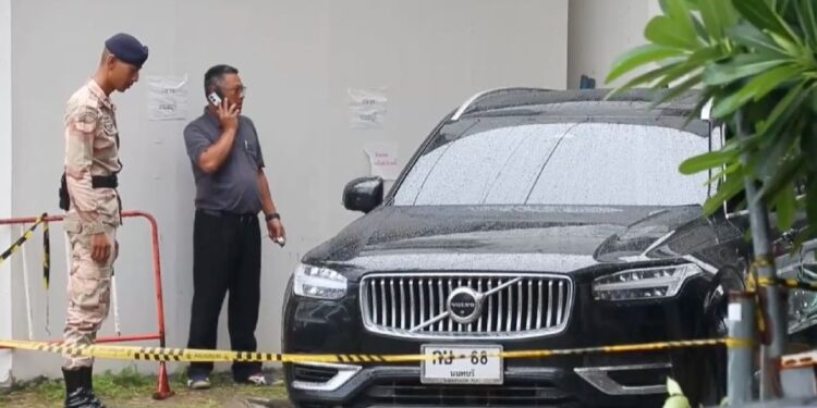 Exdiputado de Tailandia abre fuego en edificio gubernamental; deja un muerto y un herido