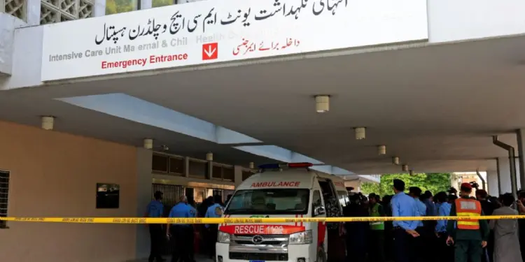 Mueren 14 recién nacidos durante incendio en hospital de Pakistán
