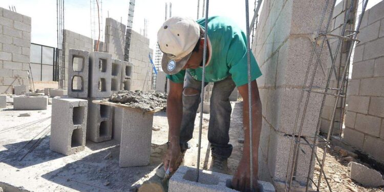 Frenan obras ante falta de presupuesto en Q. Roo