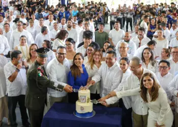 Celebra Ana Paty Peralta XL aniversario del Instituto Tecnológico de Cancún