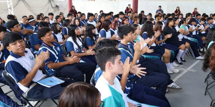 Imparten pláticas de prevención del suicidio en escuelas de Cancún