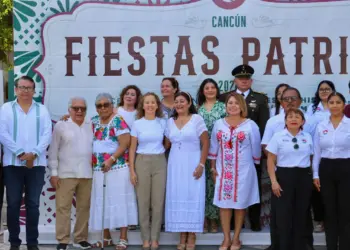 Ana Paty encabeza celebración patria en Cancún