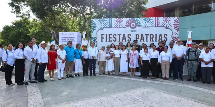 Autoridades municipales conmemoran aniversario de la Independencia