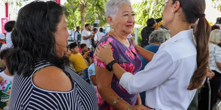 Ana Paty recibe equipo para ampliar servicios en Cancún