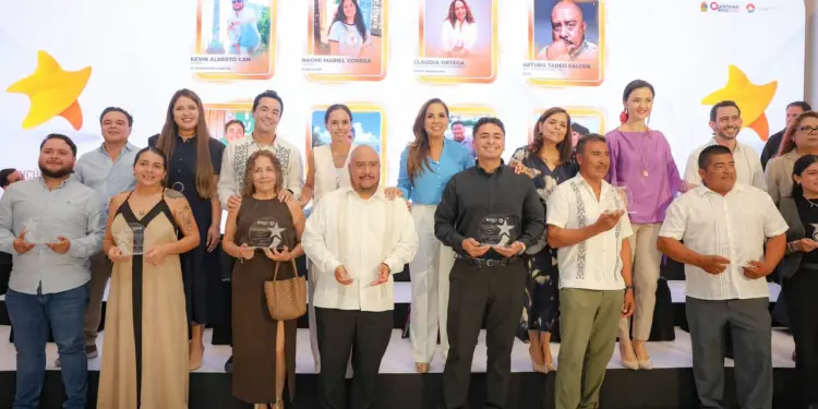 Premia Ana Paty Peralta a 47 colaboradores turísticos con el galardón “Cancún Tiene Estrella”
