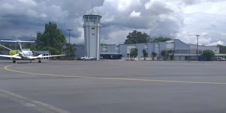Suspenden vuelos en Popayán por ceniza del volcán Puracé