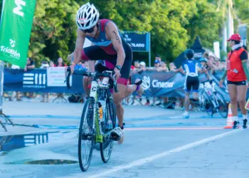 Cozumel acoge a más de mil atletas en el Triatlón Astri 2026
