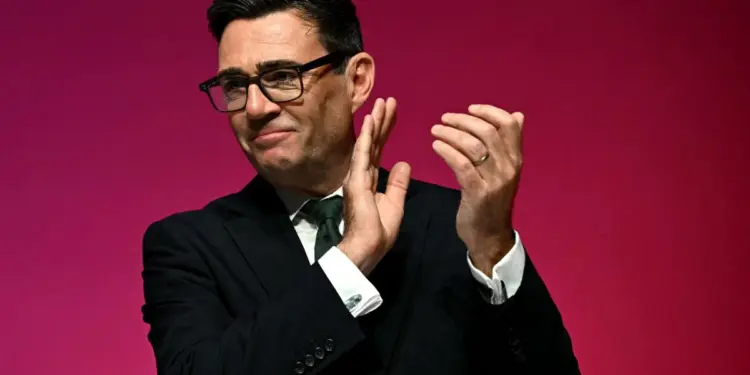 Burnham plantea posible regreso del Reino Unido a la UE