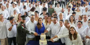 Celebra Ana Paty Peralta XL Aniversario de Instituto Tecnologico de Cancun