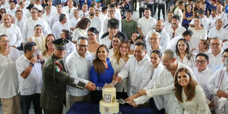 Celebra Ana Paty Peralta XL Aniversario de Instituto Tecnologico de Cancun