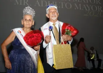 Honorina y Salvador son coronados Miss y Mr Adulto Mayor 2026 en Benito Juarez