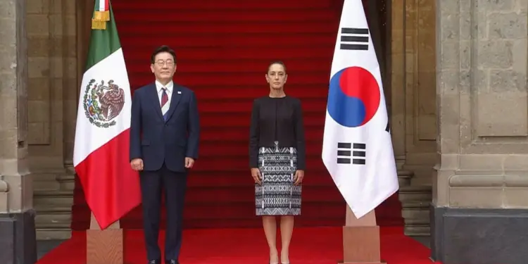 Sheinbaum recibe a Lee Jae myung en Palacio Nacional Mexico y Corea del Sur buscan ampliar cooperacion