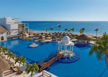 Van por incremento de hasta 35% en tarifas hoteleras de Q. Roo
