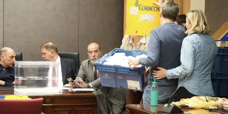 El Gobierno recurre la cautelar del Supremo sobre la ley de nietos