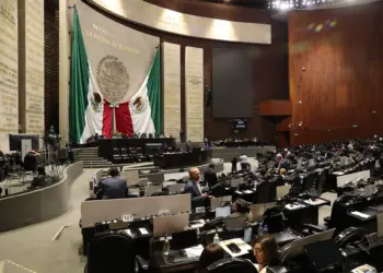 Avanza reforma para que candidatos renuncien a doble nacionalidad