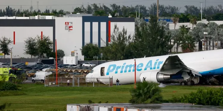 Reportan al menos cinco muertos por accidente de avión de Amazon en Miami