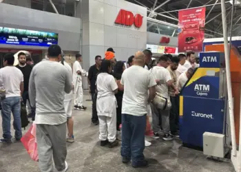 Deportados de Estados Unidos quedan varados en Cancún