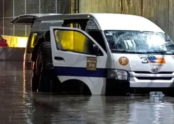 Mueren 6 por presunta fuga de gas en unidad de transporte en Tultitlán, Edomex