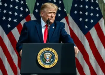 La Corte Suprema de EU rechaza el plan de Trump para restringir el voto por correo en las intermedias