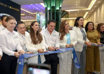Ana Paty Peralta anuncia el programa Renueva Cancun en Travel Mart