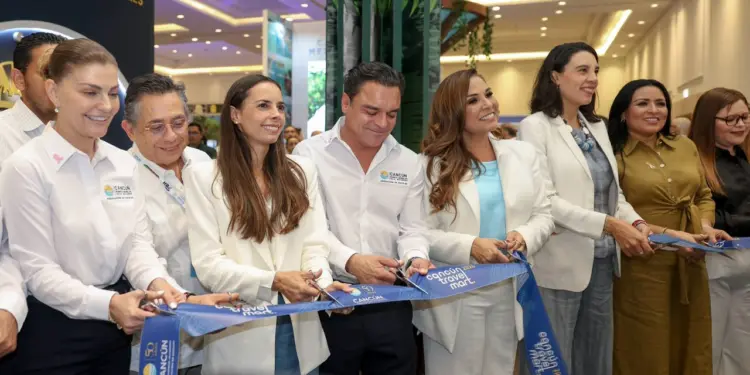 Ana Paty Peralta anuncia el programa Renueva Cancun en Travel Mart