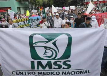 IMSS y sindicato perfilan acuerdo con aumento salarial de 7 a 8%