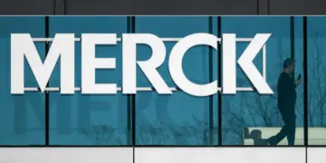 Vacuna de Merck y Moderna reduce riesgo de melanoma