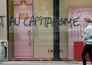 Francia atribuye a la ultraizquierda los disturbios del fin de semana