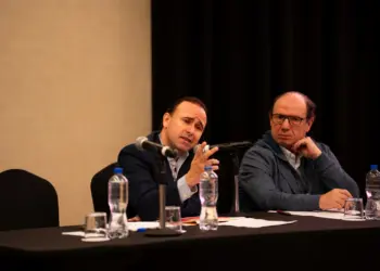 Hoteleros advierten caída del turismo aéreo en México