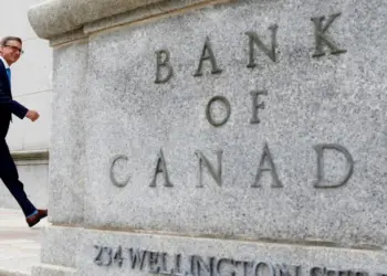 Banco de Canadá sube su tasa de interés a 2.5%