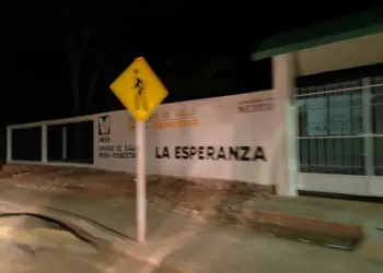 Disminuyen apagones en La Esperanza tras limpieza eléctrica