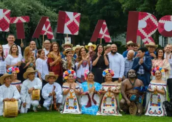 Quintana Roo comparte su cultura maya en Los Pinos