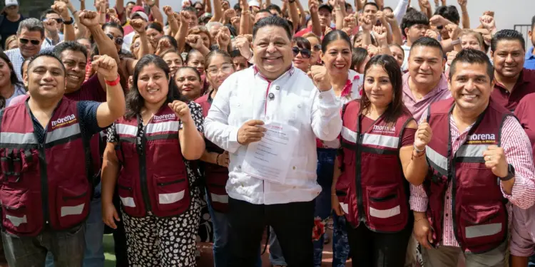 Orlando Muñoz busca liderar Morena en Playa del Carmen